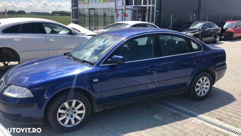 Dezmembram Volkswagen Passat 2.0 benzina an fabr 2002 - 3