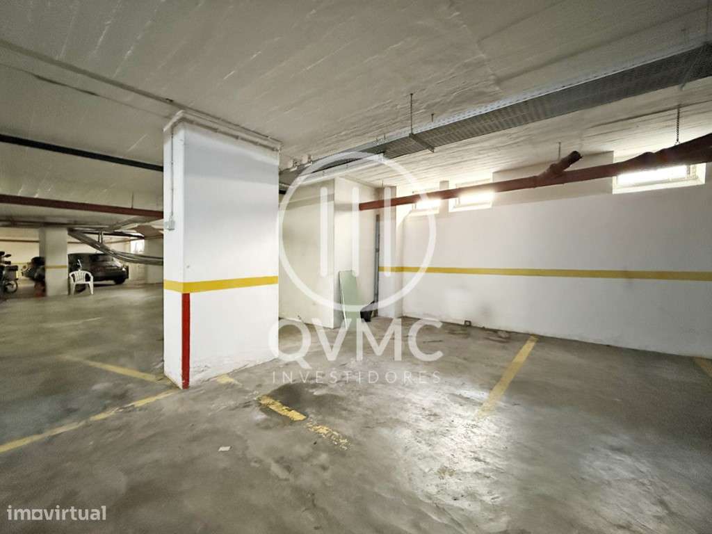 Apartamento T1 na Cavaleira com parqueamento e varanda-29