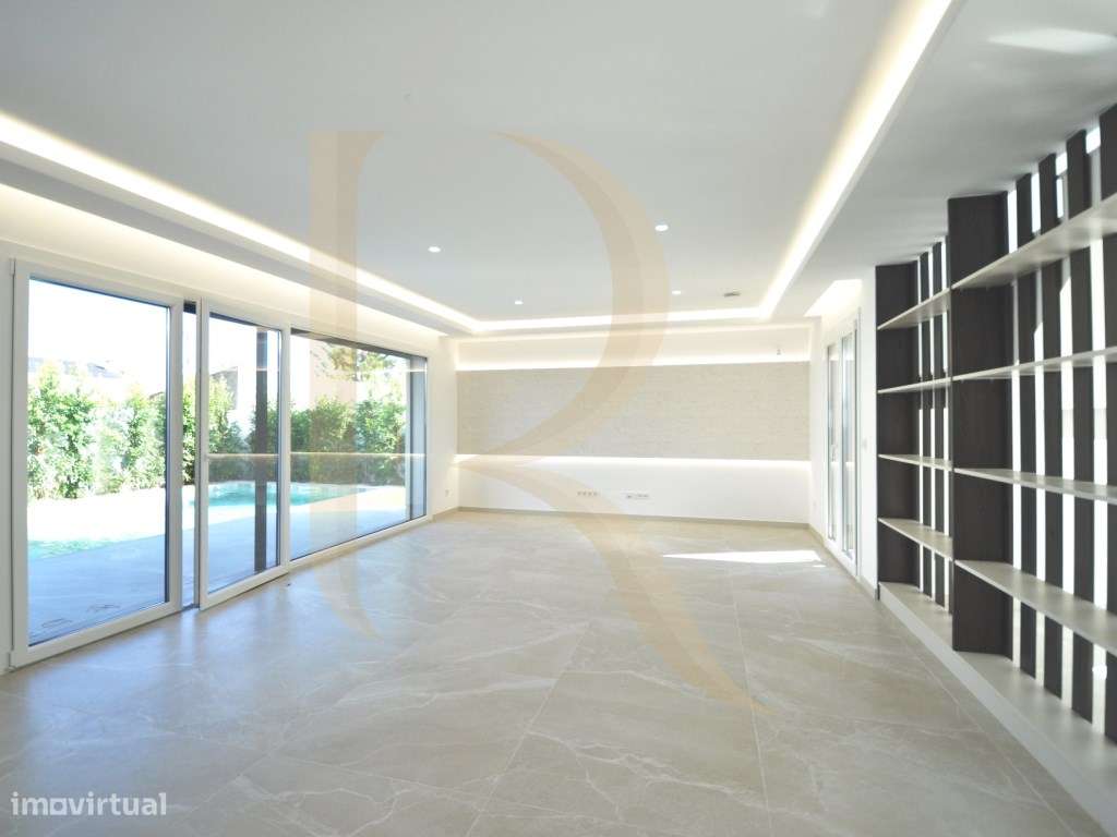 Moradia T3 isolada com piscina, churrasqueira e garagem na Aroeira-10