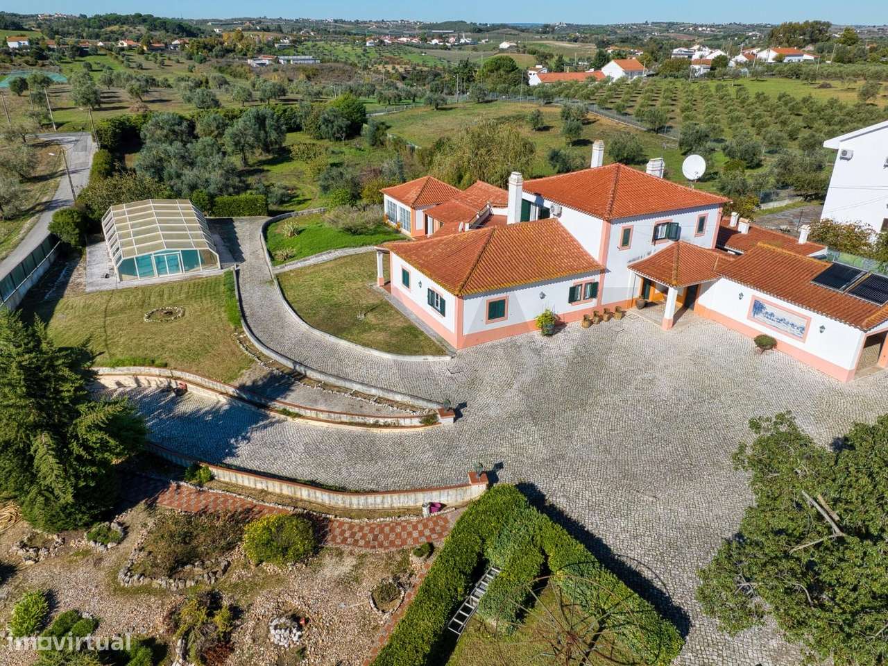 Moradia isolada, situada a poucos minutos de Santarém e a apenas 5 min - Grande imagem: 5/47