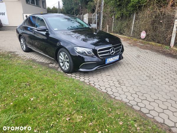 Mercedes-Benz Klasa E 200 d 9G-TRONIC - 26