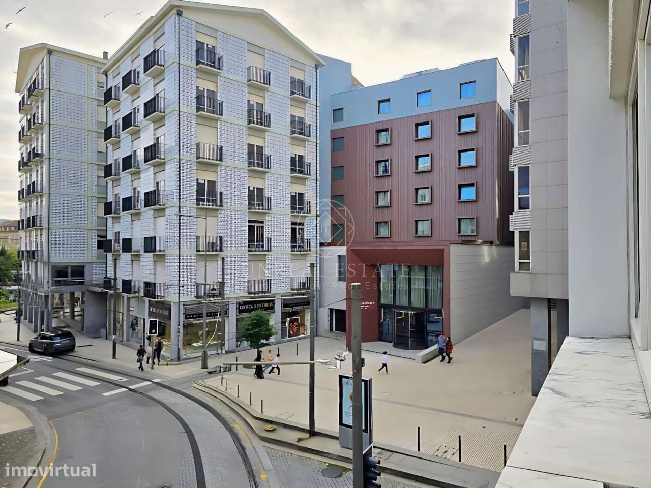 Apartamento T0 , novo, inserido em um edifício totalmente remodelado n-56