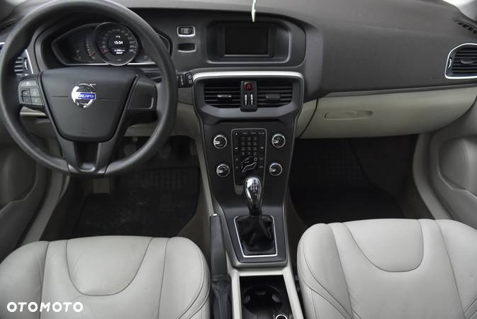 Volvo V40 D2 Base - 6