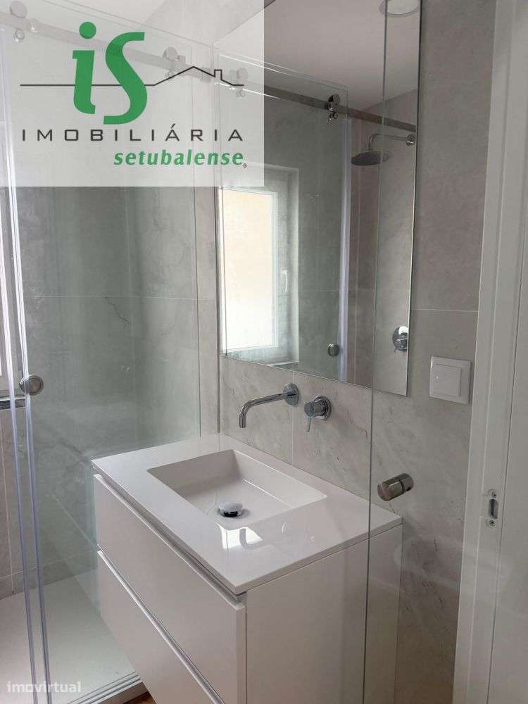 MORADIA PARA VENDA NO BAIRRO DA CONCEIÇÃO EM SETÚBAL-36