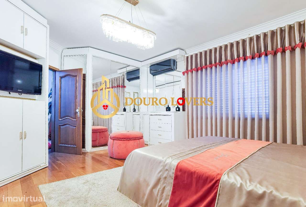 Moradia T4 com Piscina e Jardim em Ferreira - Paços de Ferreira-23