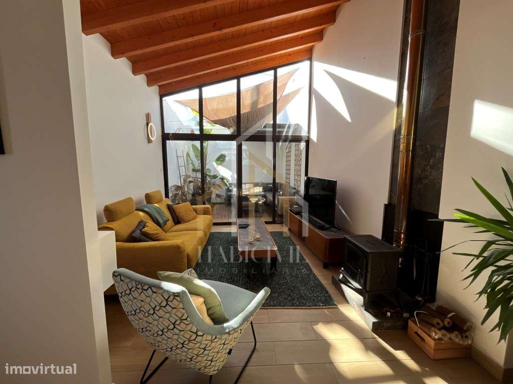 Moradia Geminada T2+1-18