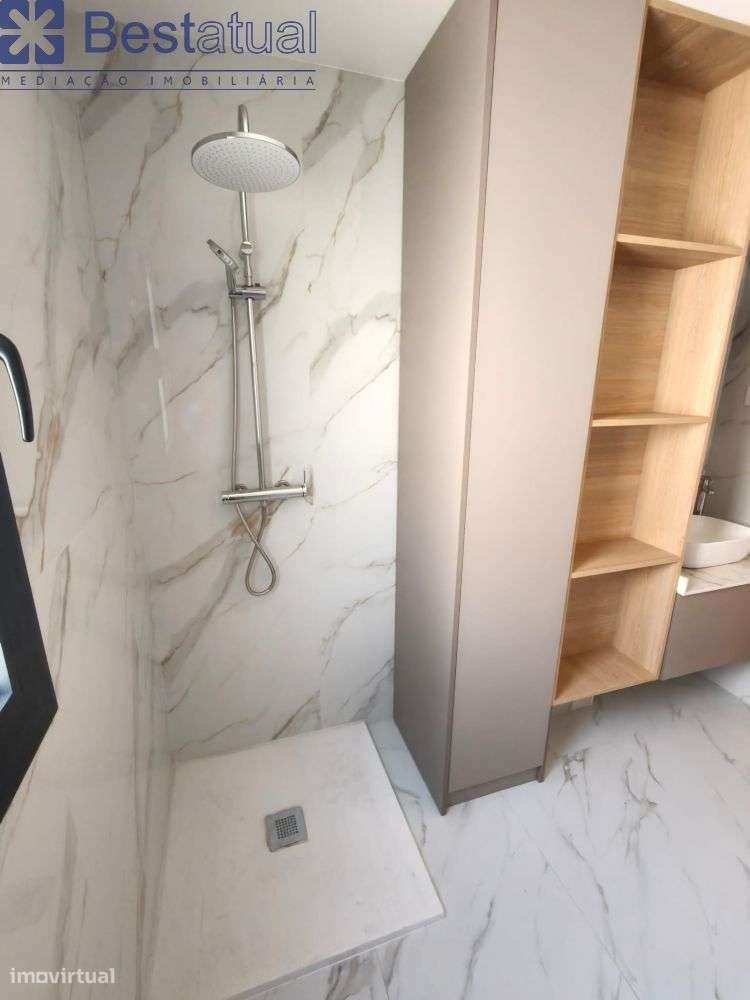 Apartamento T3 c/Lugar de Garagem P/ 2 Carros-14