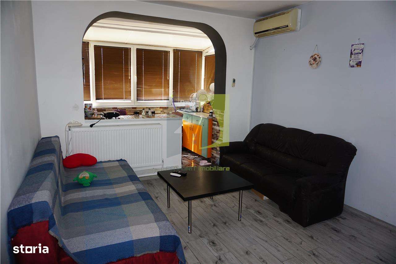 Apartament 3 camere, zona Piata Mare cu centrala-0