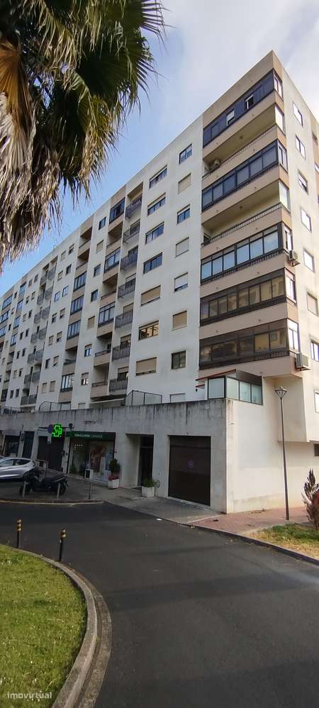 T2 Carnaxide renovado - Renda abaixo da média - Grande imagem: 2/21