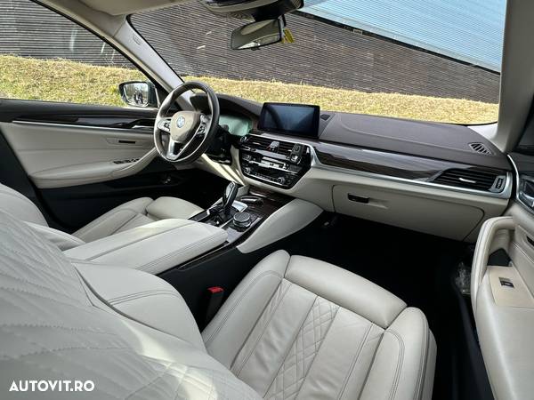 BMW Seria 5 520i Aut. Luxury Line - 8