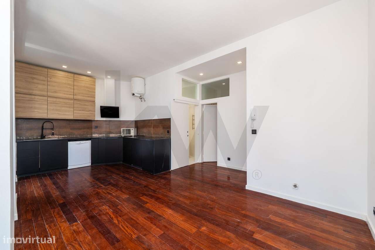 APARTAMENTO T1 COM VARANDA - LOCALIZAÇÃO PREMIUM- CAMPO DE OURIQUE - A - Grande imagem: 4/12