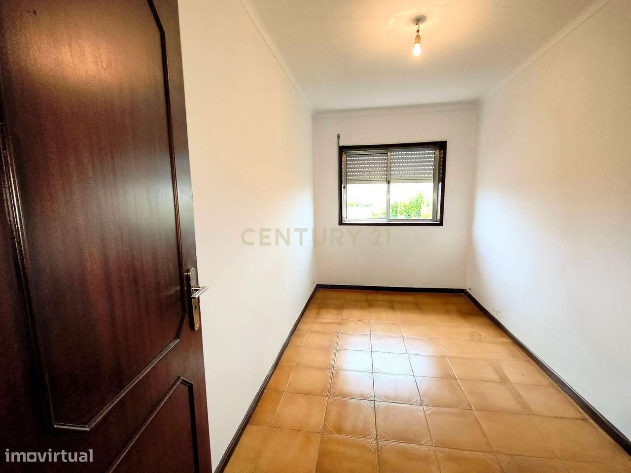 Prédio bi-familiar - grande potencial de rentabilização em Bustos-6