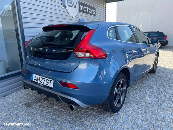 Volvo V40 2.0 D2 R-Design - 13