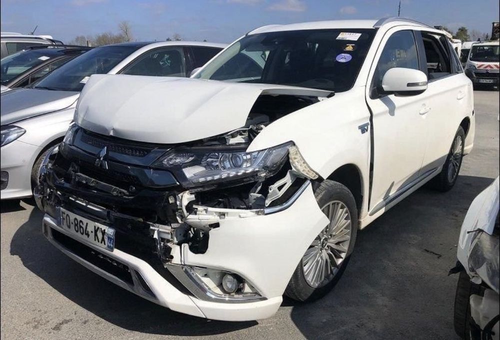Mitsubishi Outlander III 2.4 4WD Diamant 2020