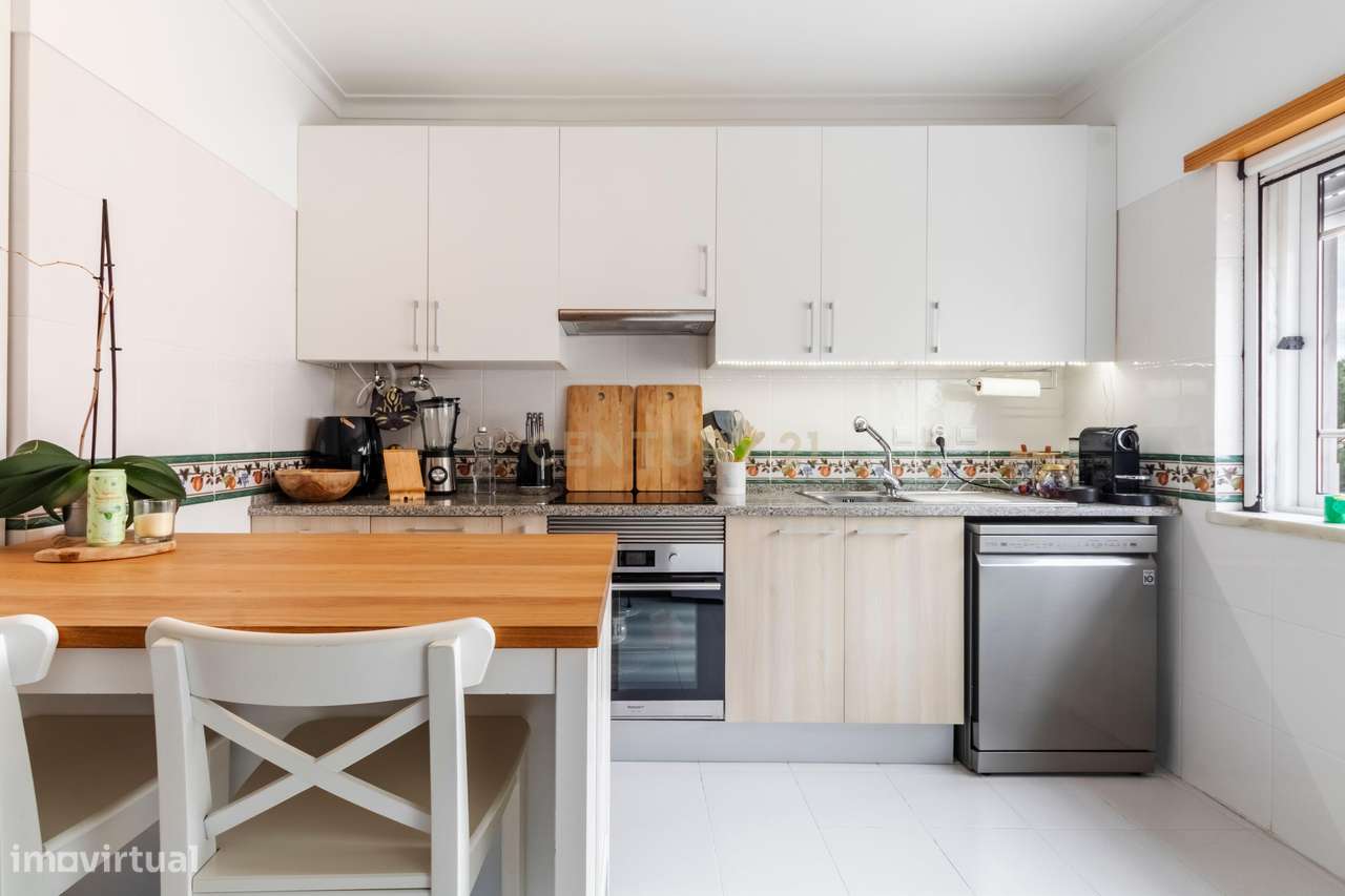 T2 Renovado | 2 WC Novas | 106 m² | Parqueamento + Arrecadação | Eleva-21