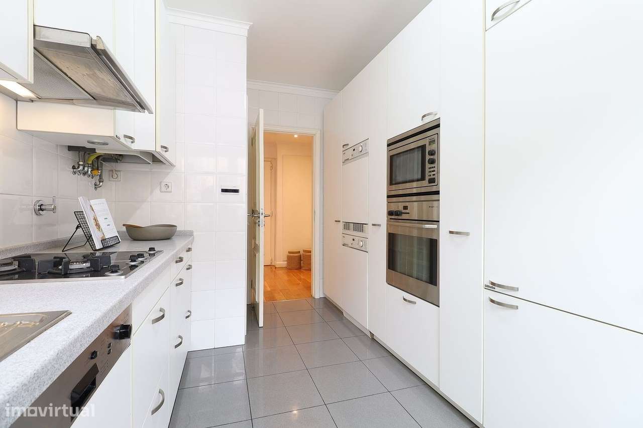 Apartamento T2 com garagem no coração de Campo de Ourique, Lisboa-24
