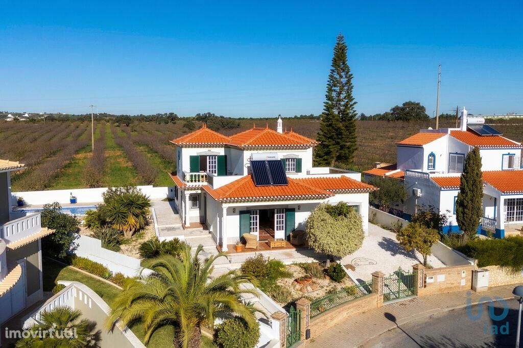 Casa tradicional T3 em Faro de 155,00 m2