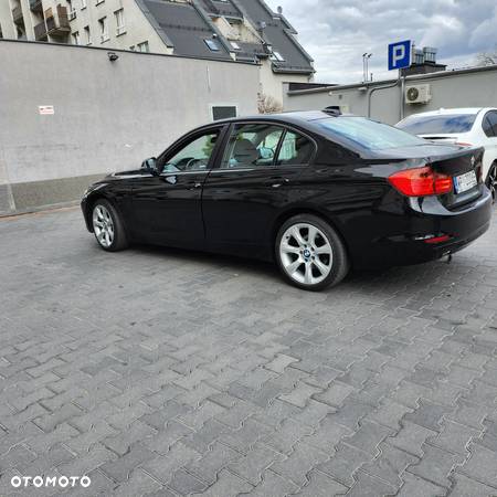 BMW Seria 3 316i - 5