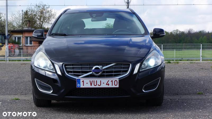 Volvo V60 D2 Momentum - 11