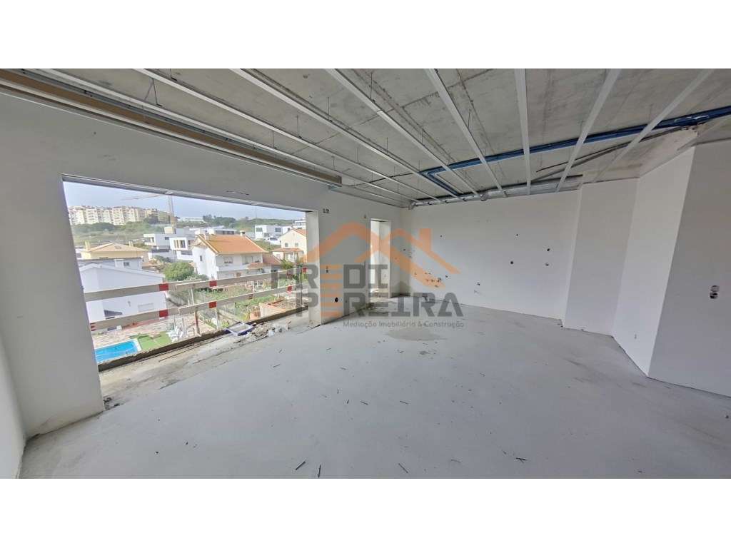 Apartamento T3, localizado em Santo António dos Cavaleiros. - Grande imagem: 2/18