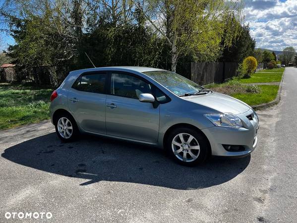 Toyota Auris 1.6 VVT-i Executive - 11