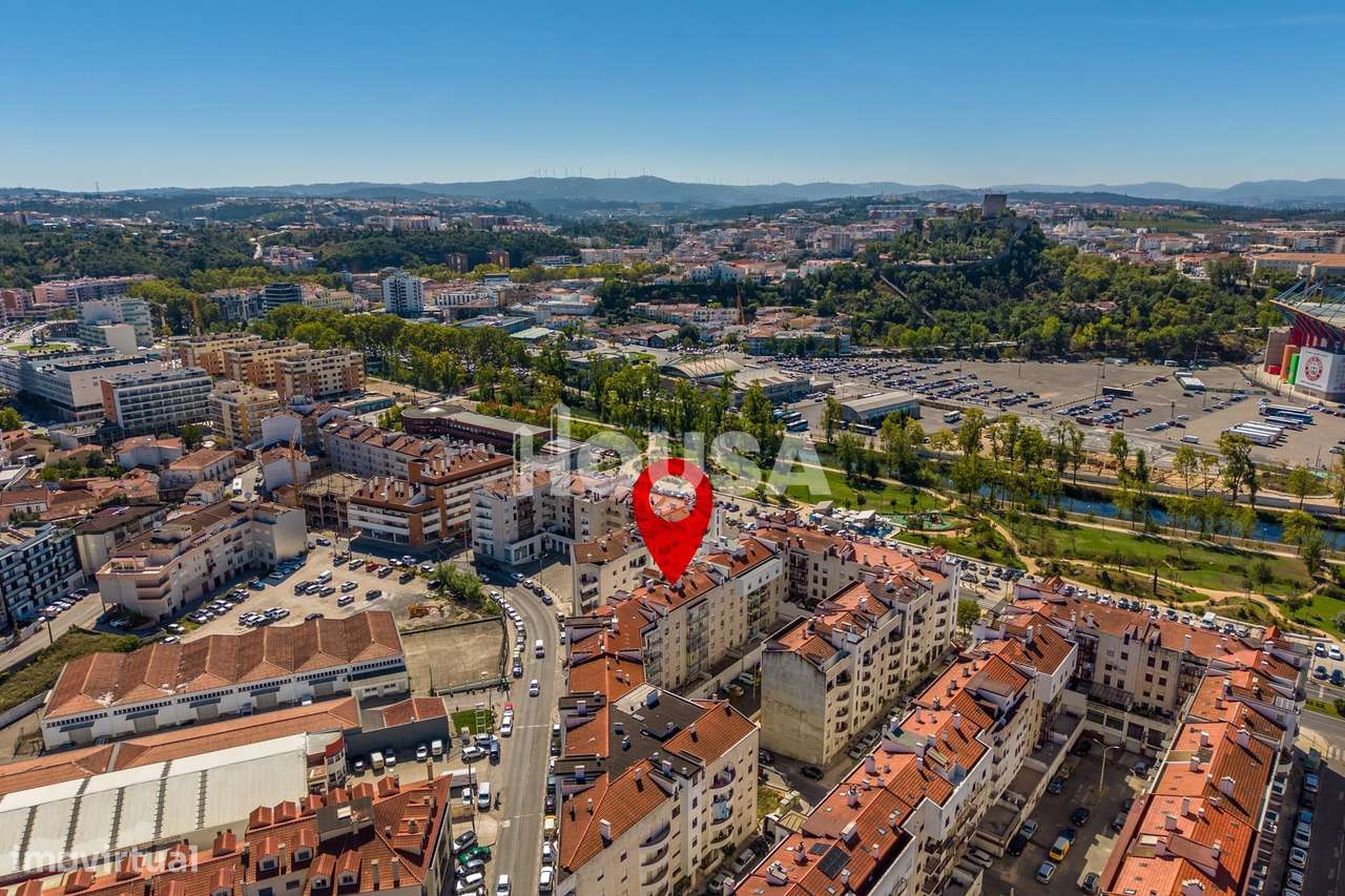 Apartamento T3 com Sótão, Garagem e Terraço – Nova Leiria-59