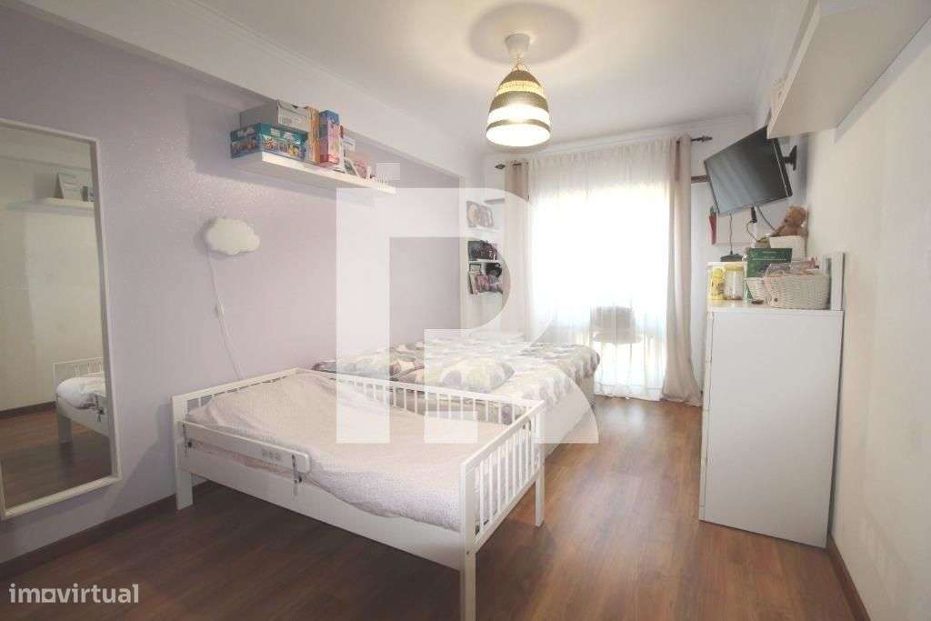 Apartamento T3 c/ Box em Mem Martins-16