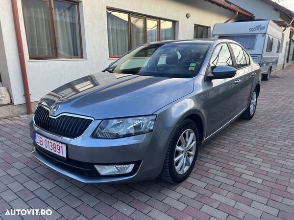 Skoda Octavia 1.6 TDI Business DSG - 1