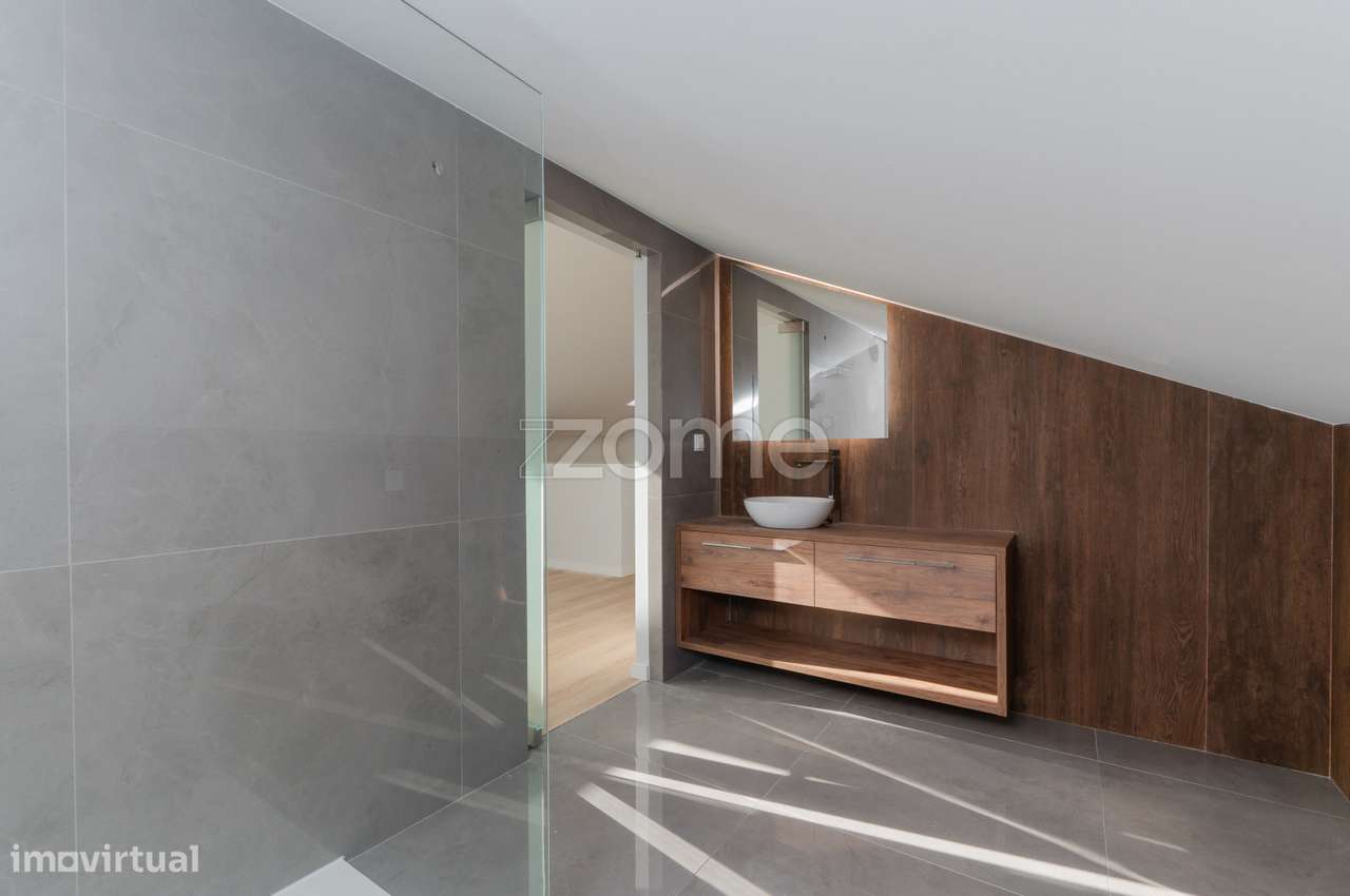 Apartamento T3 +1 com Mezanino / 3 lugares de garagem-5