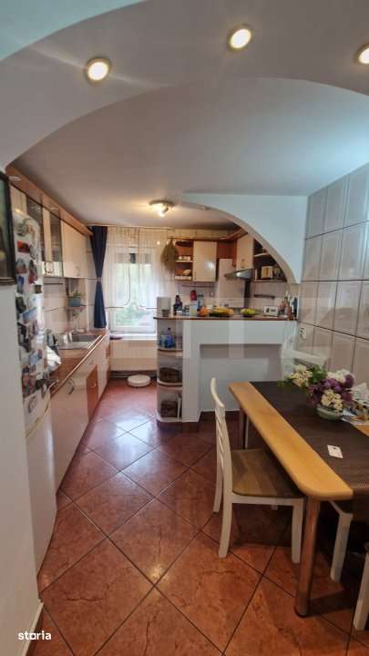 Apartament cu 4 camere, 2 bai, 90 mp, 2 locuri de parcare, zona Mall C - Imagine principală: 4/18