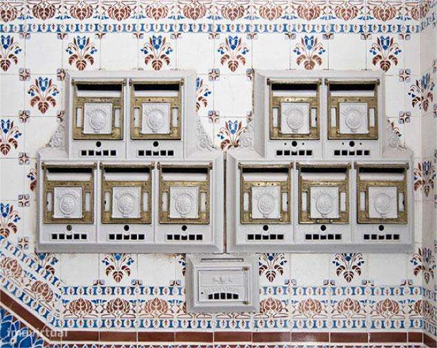 APARTAMENTO T-3 RUA TOMÁS RIBEIRO PARA REMODELAÇÃO TOTAL-3