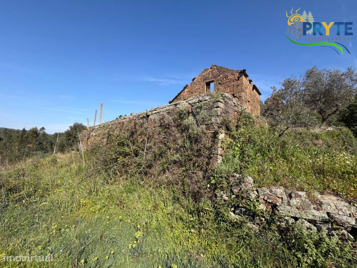 Ruína em pedra de xisto com boas vistas sobre a Aldeia e a Ribeira - Grande imagem: 5/26