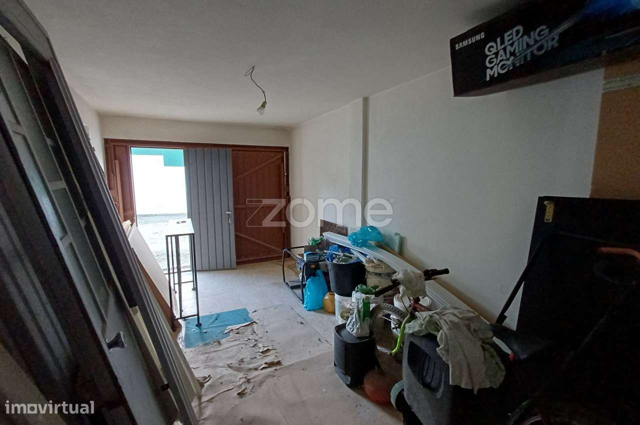 Garagem Box com arrecadação e casa de banho - Grande imagem: 4/8