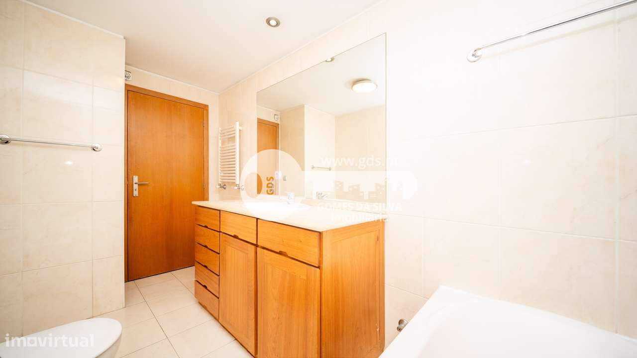 Apartamento T3 com Garagem – Rua José António Cruz, Braga (S. Vítor)-21