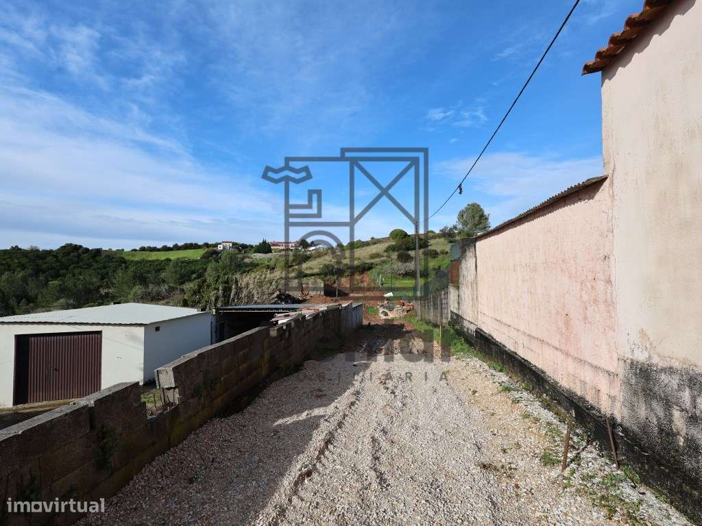 Moradia para restauro em Alenquer-26