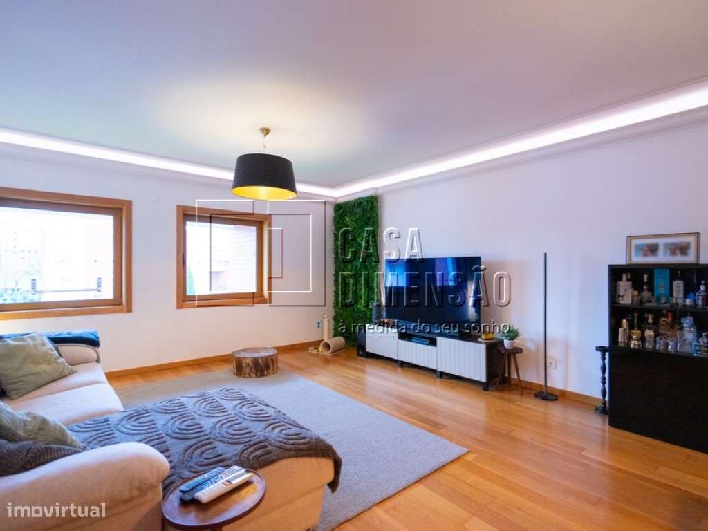 Apartamento de tipologia T2 na Serra de Carnaxide, como NOVO!!-14