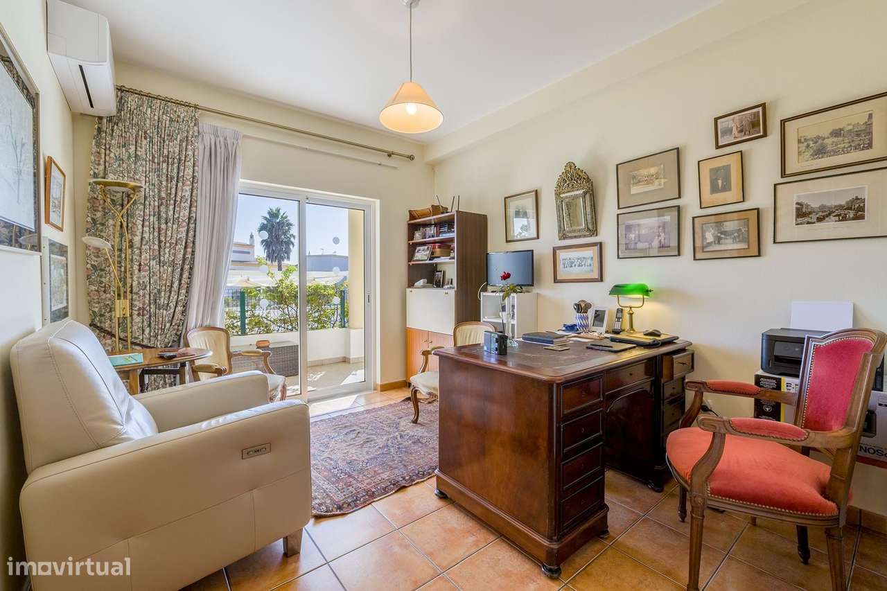 MORADIA TÉRREA V4 COM PISCINA PARA VENDA NO SARGAÇAL-23