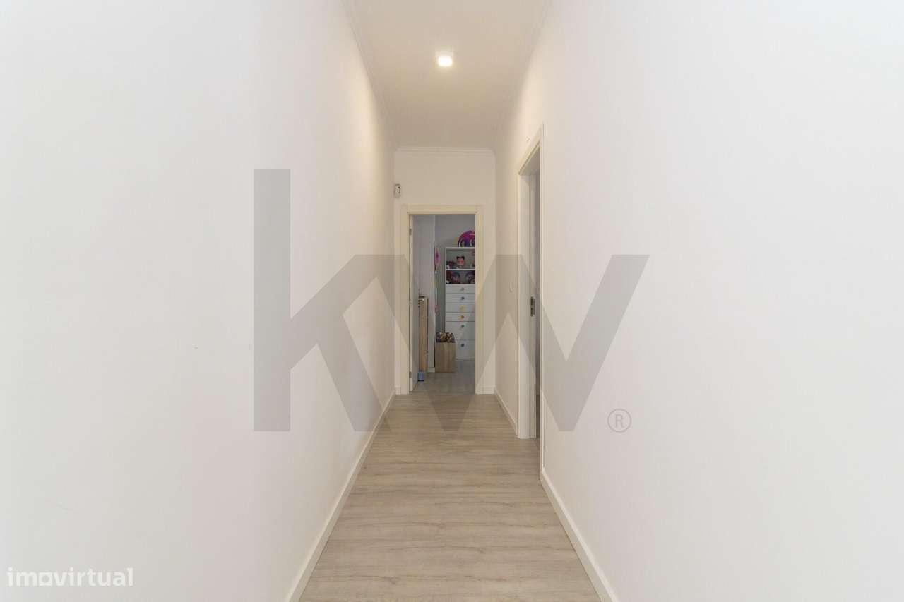Apartamento T4 Duplex na Amora-29
