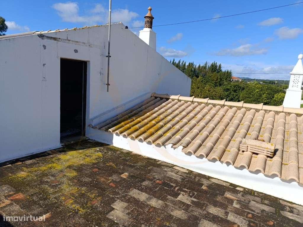 Moradia térrea T3 com terreno, privacidade e charme rústico, perto ...-38