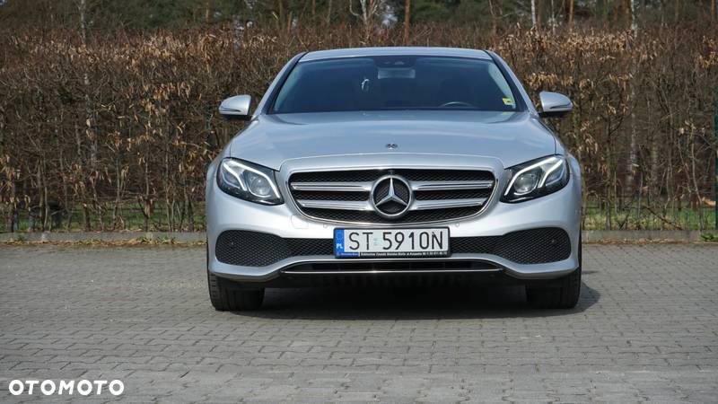 Mercedes-Benz Klasa E 220 d 4-Matic 9G-TRONIC - 3