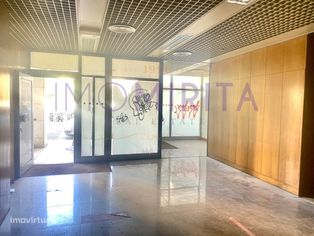 Loja com 261,50m2 no coração de Lisboa, freguesia do Areeiro - Grande imagem: 2/24