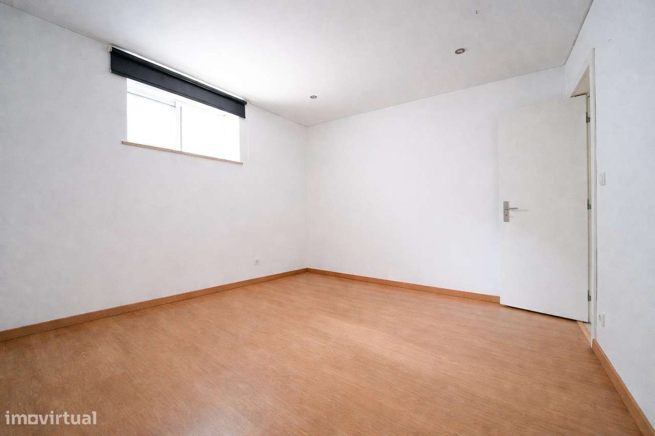 T2 com logradouro e entrada independente no Laranjeiro - Almada - Grande imagem: 5/17