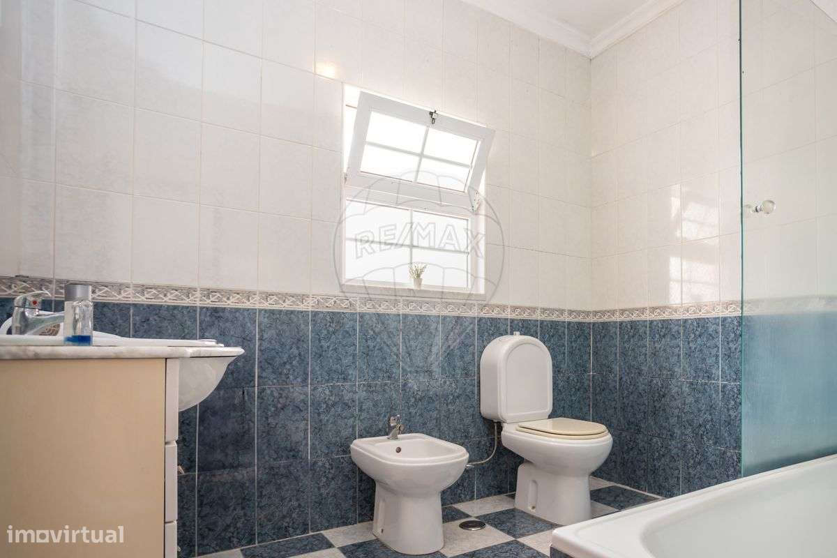 Moradia T4 em Quinta do Anjo-28