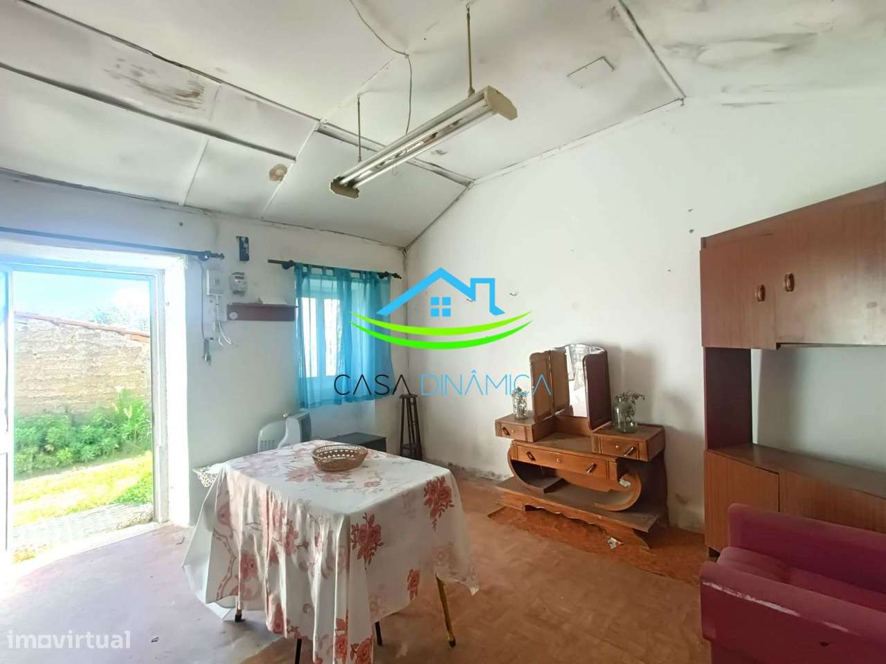 Moradia para recuperar com terreno e poço - Grande imagem: 4/33