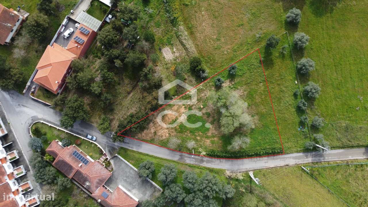 Terreno com 1753 m2 e projeto aprovado para moradia térrea isolada - Grande imagem: 2/24
