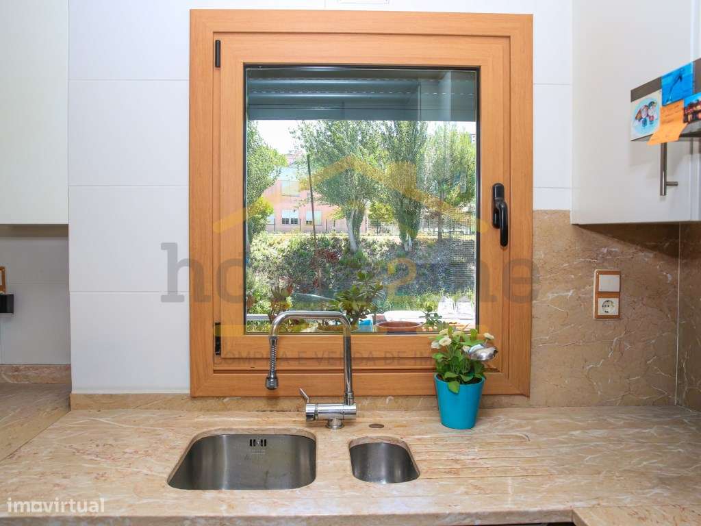 Fantástico Apartamento T3 com box e generosas áreas-6
