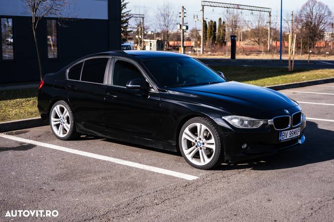 BMW Seria 3 320d Sport Line - 2