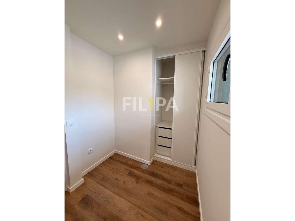 T1+1 Renovado com Terraço em Valongo-13
