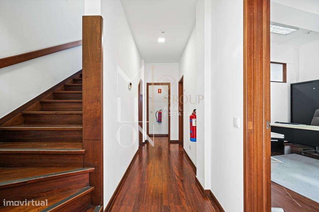 Oportunidade de Investimento Industrial - lote 7.290 m2 com 1.595 m2 d-39