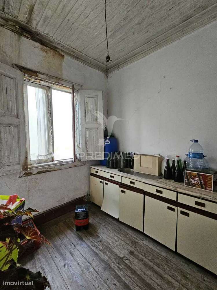 Moradia para restauro em Silvares (S. Martinho) - Fafe - Grande imagem: 5/15